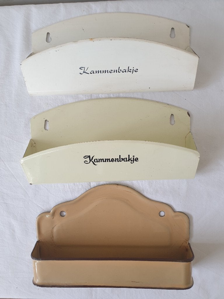 2 vintage geëmailleerde/ metalen kammenbakjes., Ophalen of Verzenden, Huis en Inrichting
