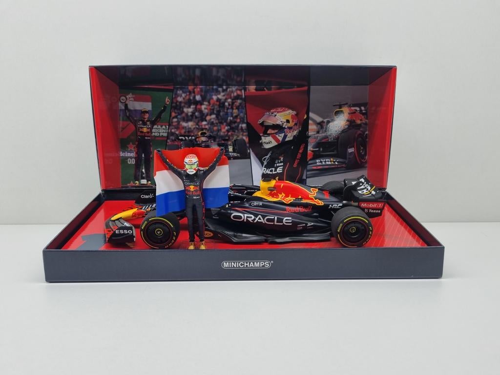 Minichamps
Red Bull Racing RB18
#1 Max Verstappen
1/999 1:18, Ophalen of Verzenden, Nieuw, Auto, MiniChamps