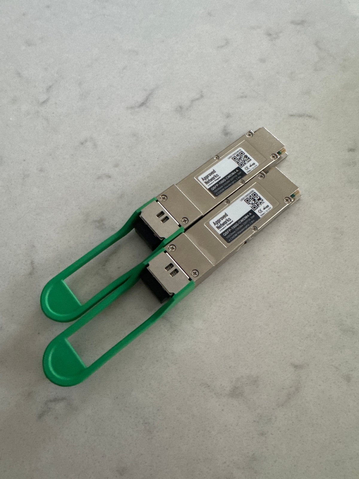2x Approved Networks QSFP-100G-CWDM4-A (Juniper compatible), Ophalen of Verzenden, Zo goed als nieuw