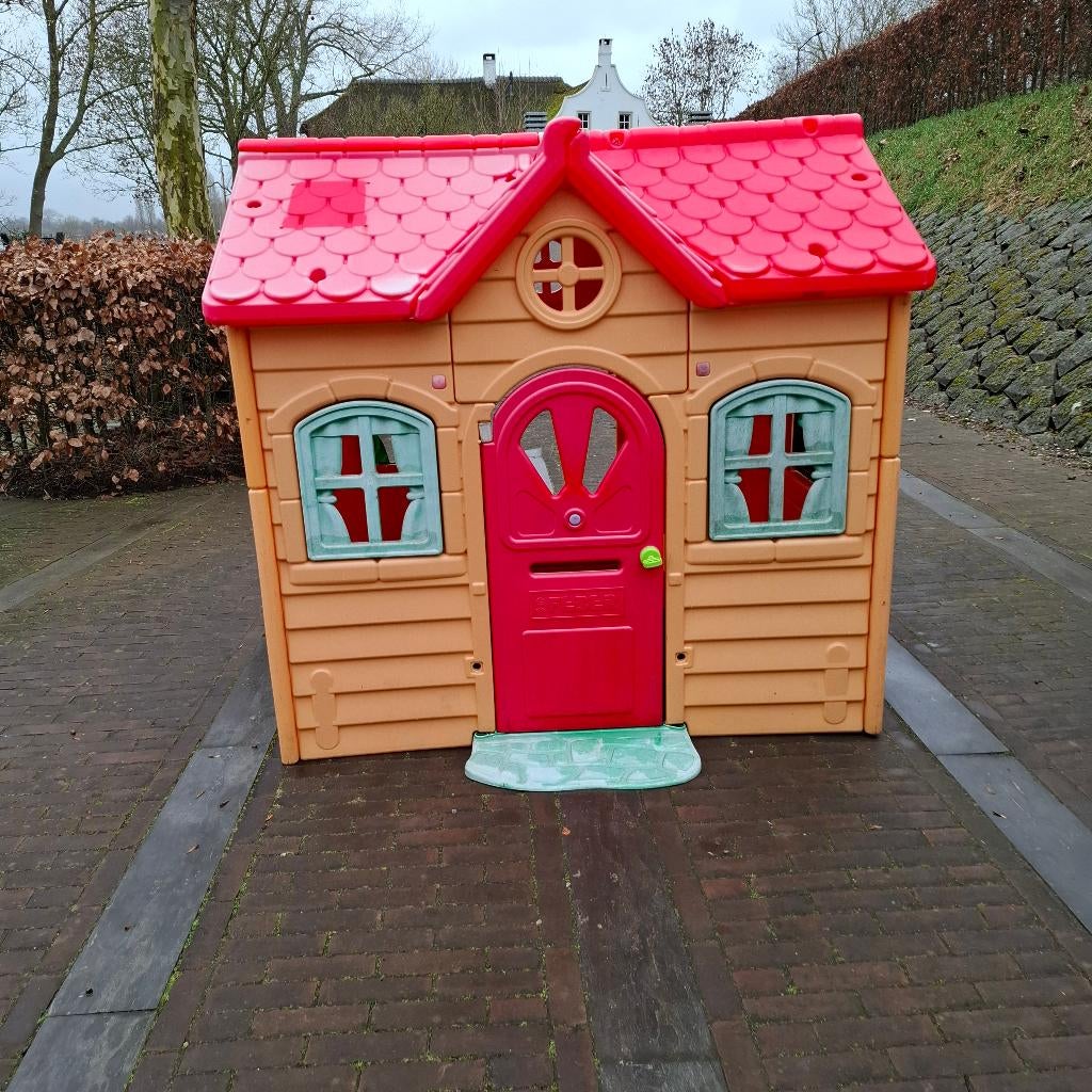 FEBER Speelhuis met gordijntjes bij de ramen, Kinderen en Baby's, Speelgoed | Buiten | Speelhuisjes, Ophalen, Gebruikt, Kunststof