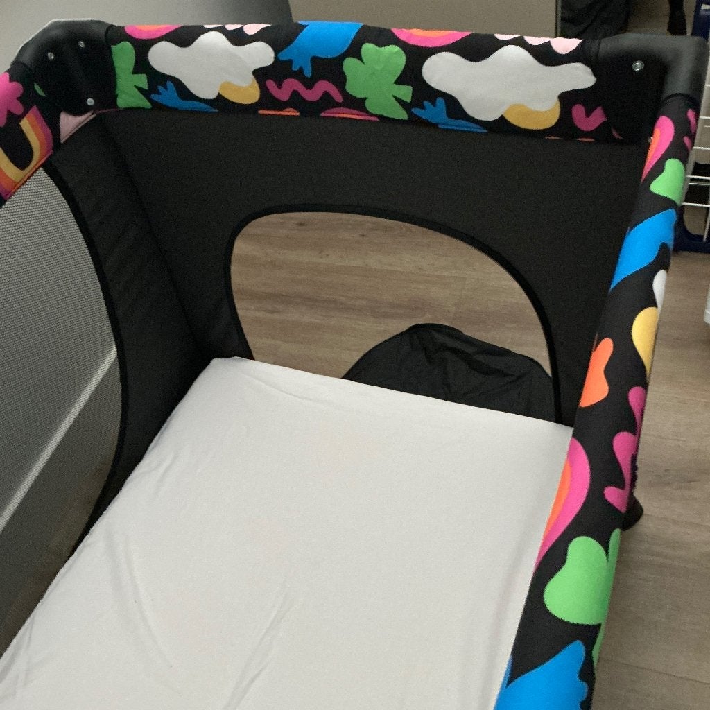 Reisbed met extra matras, Ophalen, Zo goed als nieuw, Reisbedje