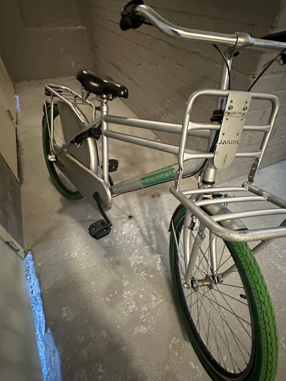Gazelle Transportfiets met opvallende groene banden, Fietsen en Brommers, Fietsen | Dames | Damesfietsen, Ophalen, Terugtraprem