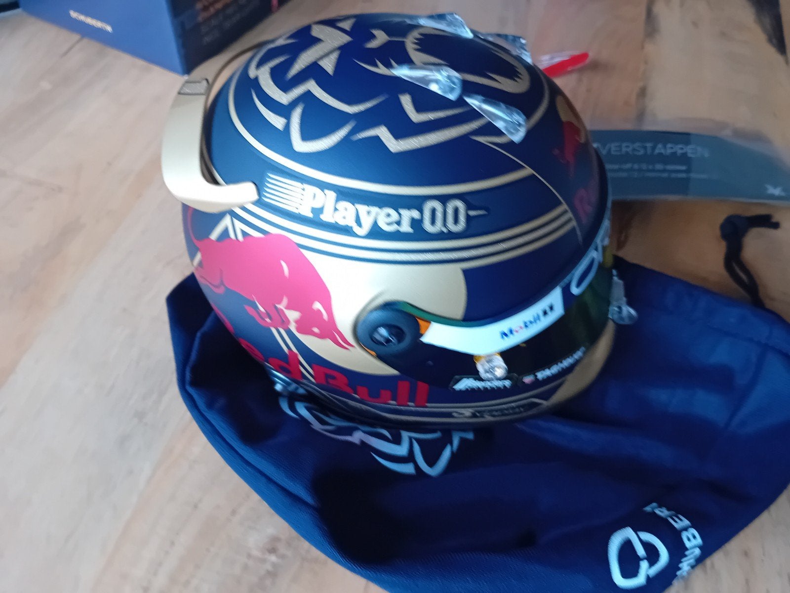 max Verstappen 1/2 world champion helm 2023, Ophalen of Verzenden, Zo goed als nieuw, Formule 1