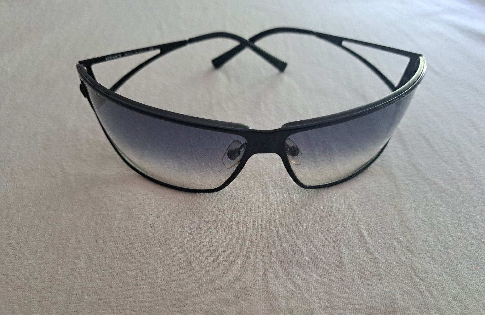 Versace Zonnebril MOD 2040 Zwart - Stijlvol en Tijdloos, Gebruikt, Zonnebril, Zwart, Gianni Versace