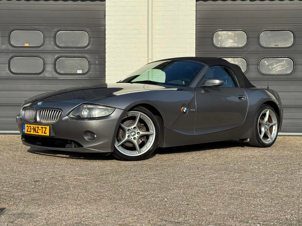 BMW Z4 3.0 I Roadster XENON LEDER MEMORY STOELVERWARMING CRU, Auto's, Achterwielaandrijving, Zwart, Cabriolet, 75 €/maand