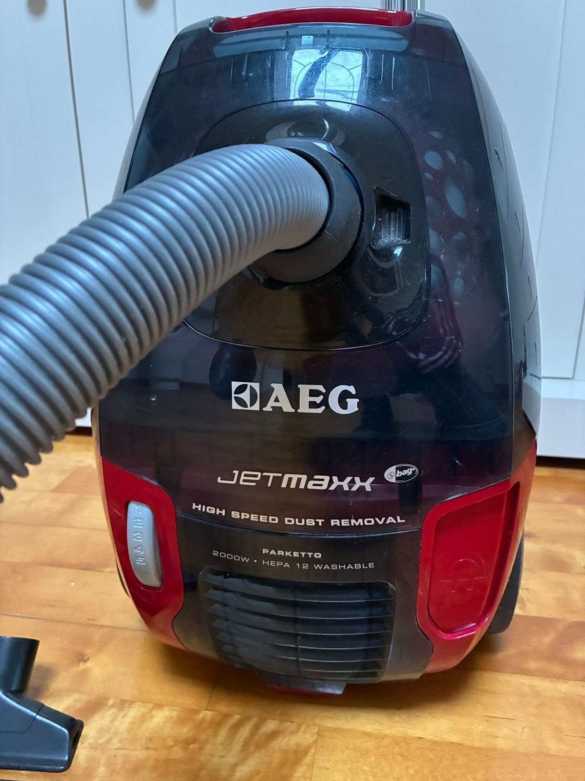 AEG Jetmaxx stofzuiger 2000W goede staat, Witgoed en Apparatuur, Ophalen, Gebruikt, 2000 watt of meer, Sledestofzuiger