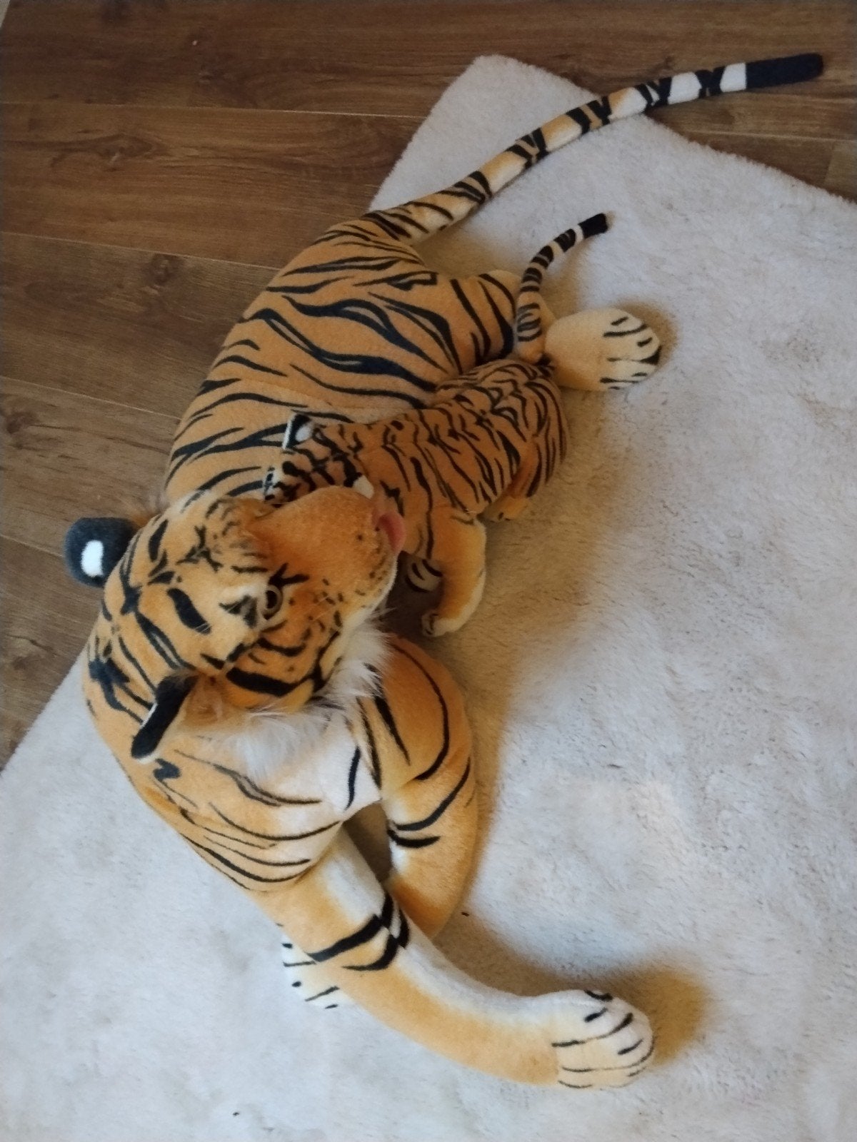 Tijger knuffel  groot met baby tijger 100cm - Zo goed als ni, Ophalen, Oranje, Zo goed als nieuw, Middelgroot (20 tot 80 cm)
