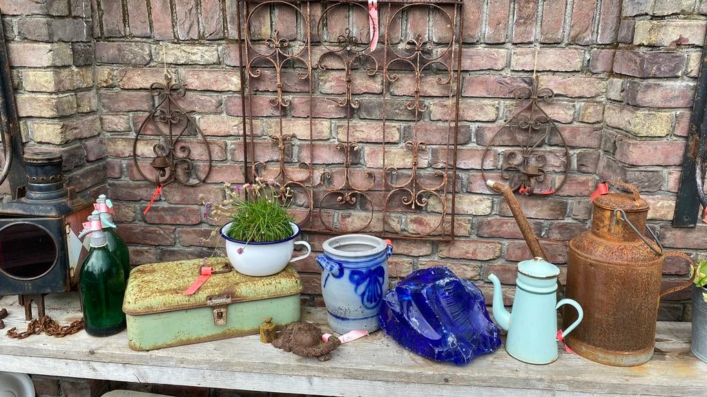 Heel veel verschillende buitenspullen, Antiek en Kunst, Curiosa en Brocante, Ophalen