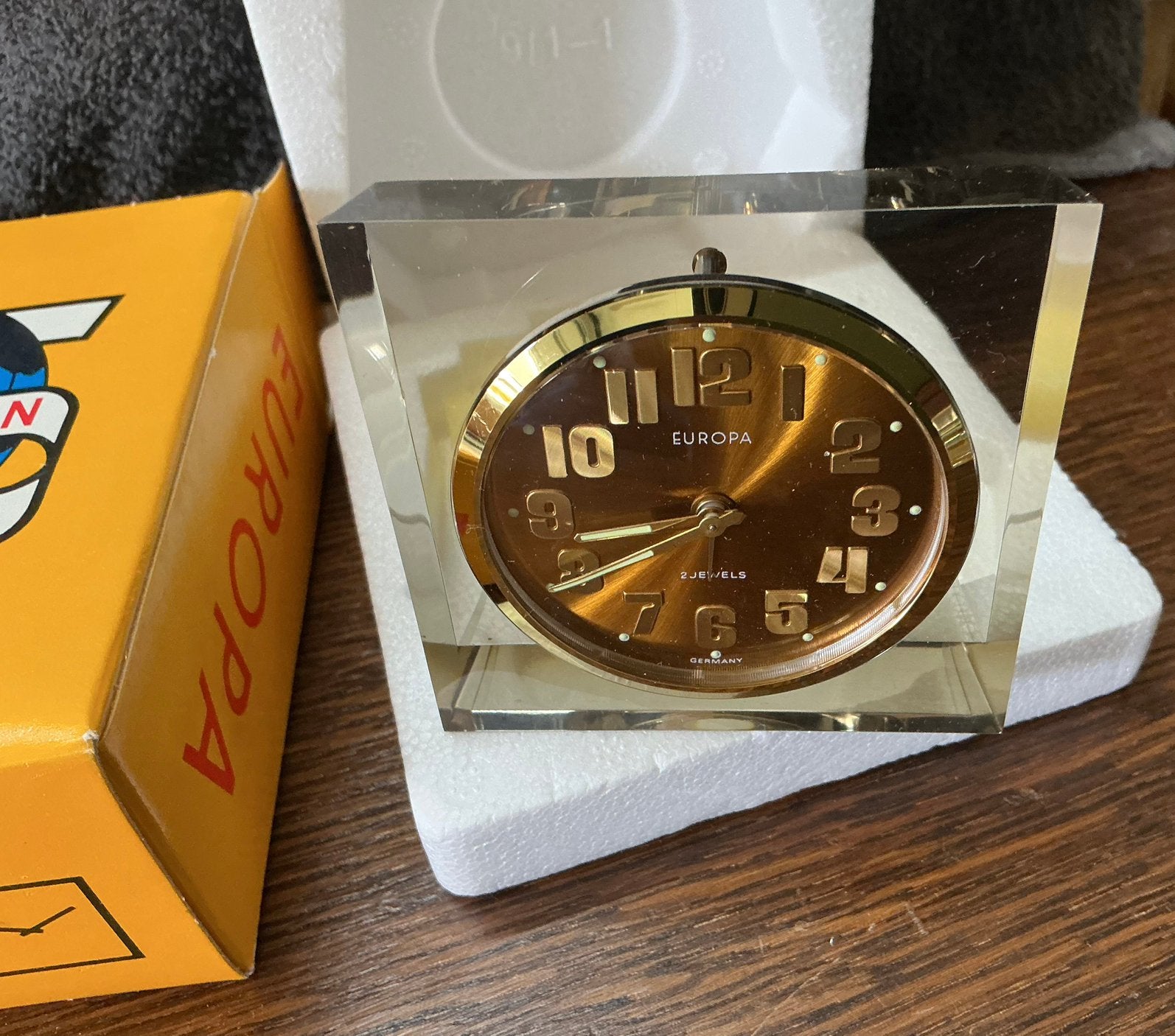 Oud design bureau klokje  merk europa  uhren nieuw old stock, Ophalen of Verzenden