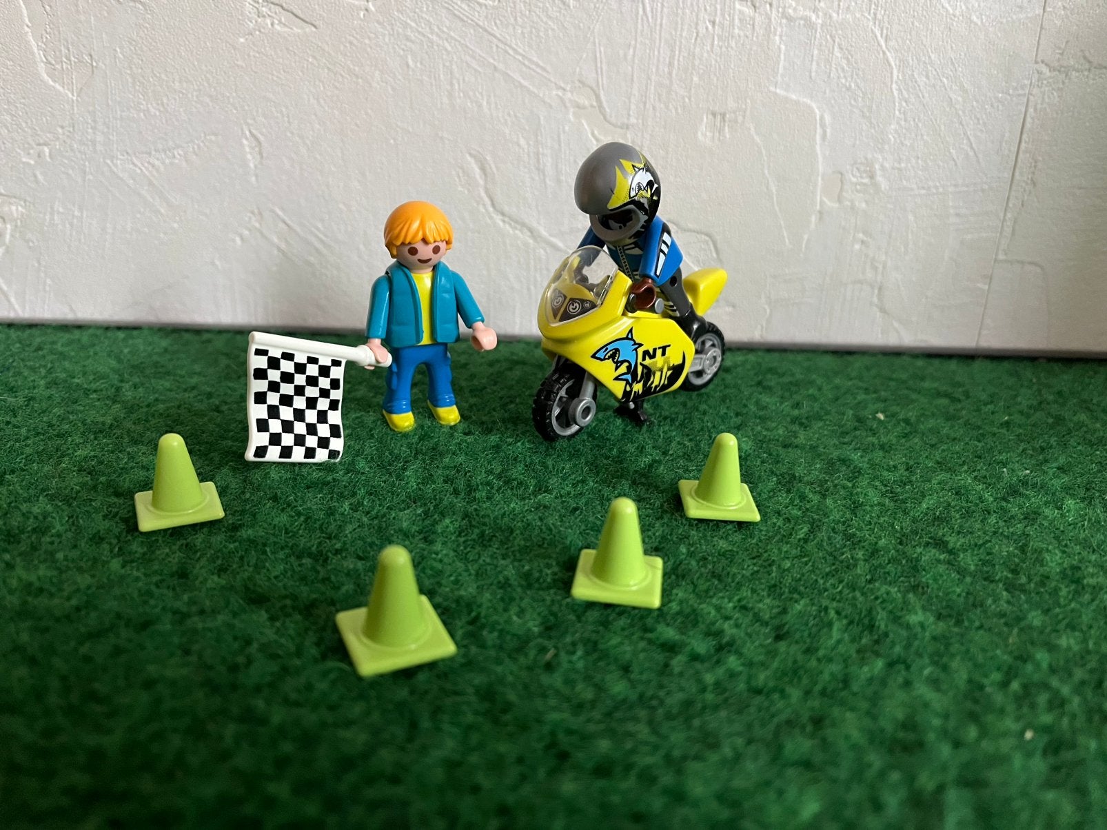 Playmobil kinderen met race motor 70380, Ophalen of Verzenden, Zo goed als nieuw