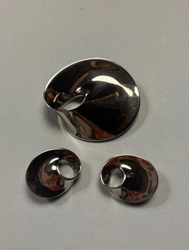 Georg Jensen Mobius Broche nr 374 & Oorclips nr 142, Sieraden, Tassen en Uiterlijk, Verzenden, Zilver, Broche