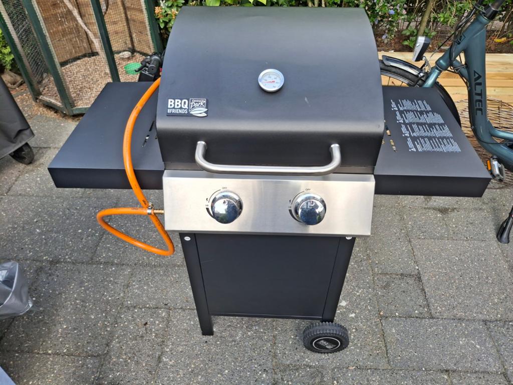 Gasbarbecue met opberghoes - Zo goed als nieuw, Ophalen, Zo goed als nieuw, Central Park
