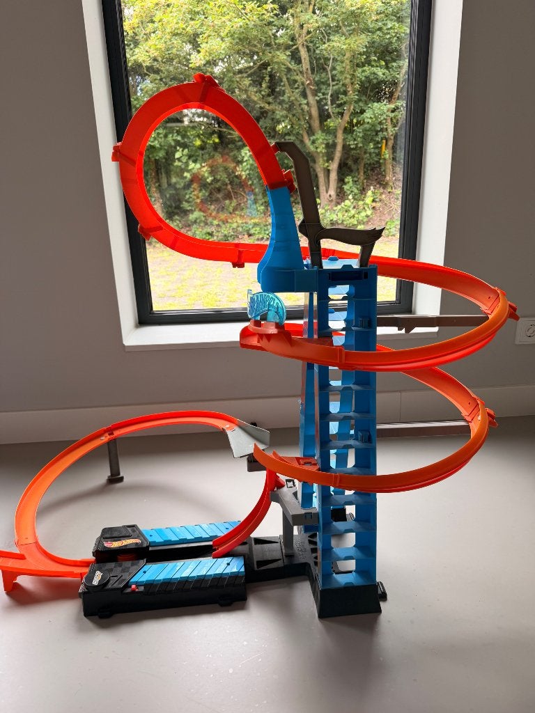 Hot wheels sky crash tower + kurkentrekker, Kinderen en Baby's, Speelgoed | Racebanen, Ophalen, Hot Wheels, Elektrisch, Racebaan