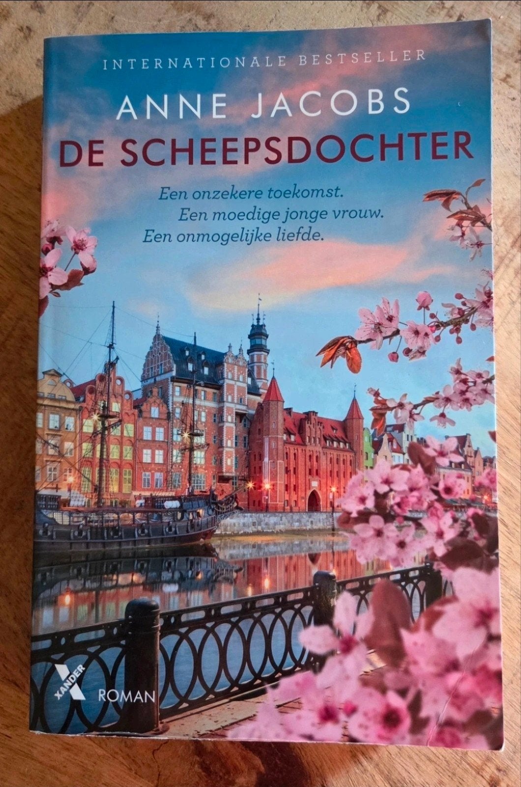 Anne Jacobs  - De scheepsdochter, Ophalen of Verzenden, Zo goed als nieuw, Anne Jacobs