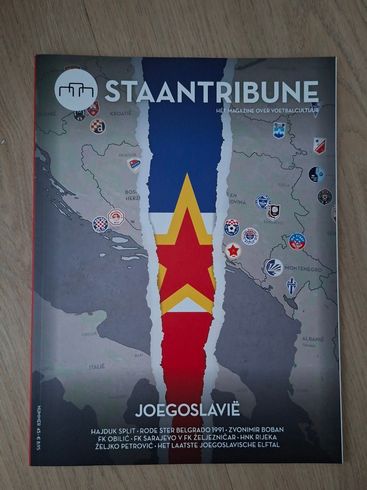 Staantribune Magazine NR 45, Verzamelen, Sportartikelen en Voetbal, Ophalen of Verzenden, Buitenlandse clubs, Boek of Tijdschrift