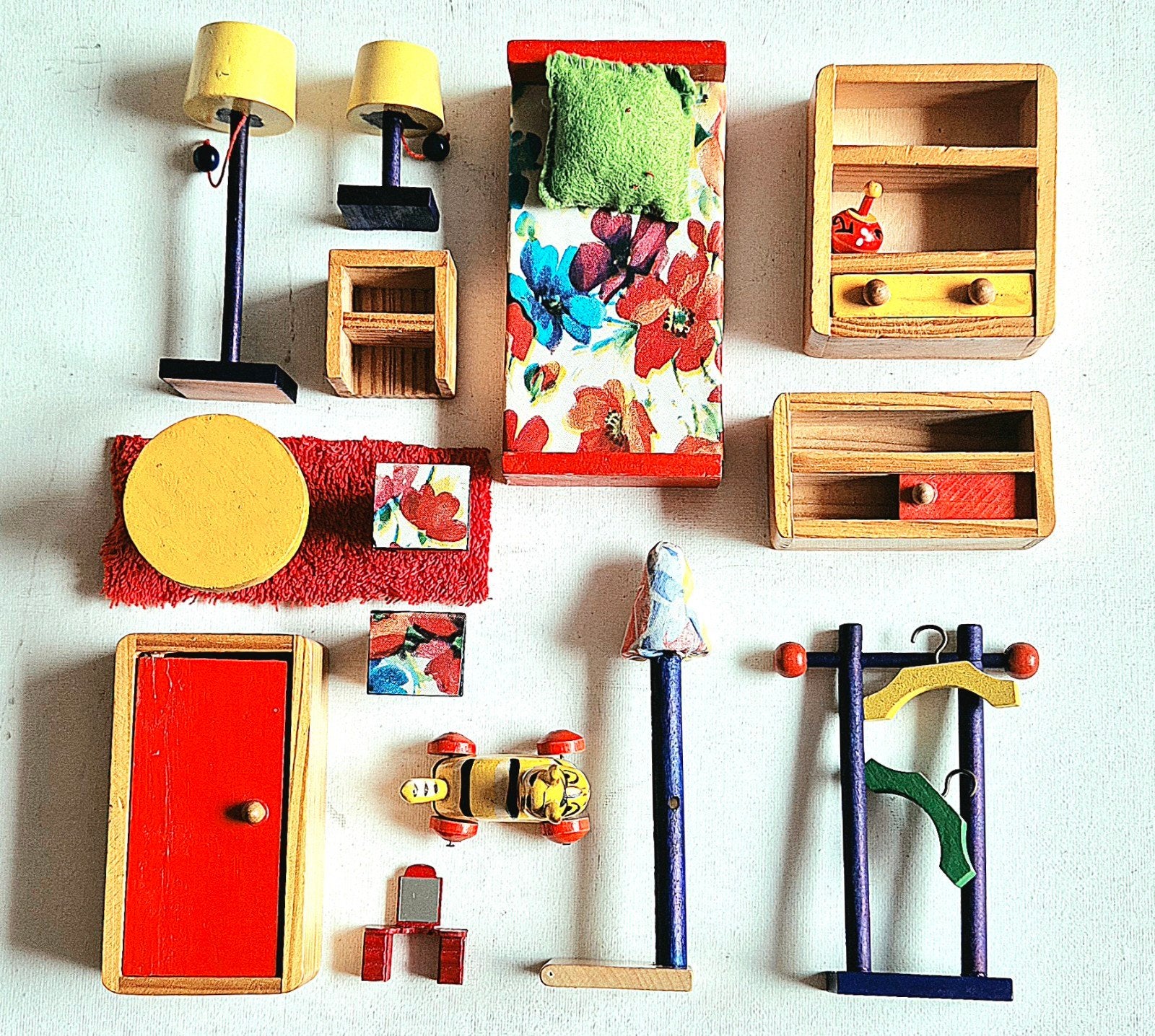 Selecta poppenhuis meubeltjes kinderkamer 1:12 hout retro, Ophalen of Verzenden, Zo goed als nieuw, Toebehoren