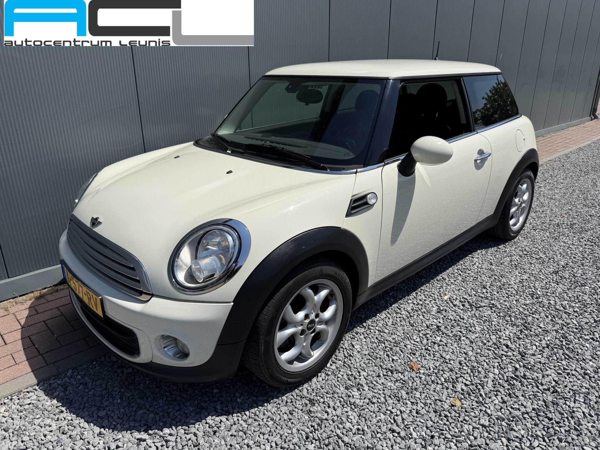 MINI 3-deurs 1.6 One Chili pakket 3-drs (bj 2010), Voorwielaandrijving, Euro 5, Zwart, 4 stoelen