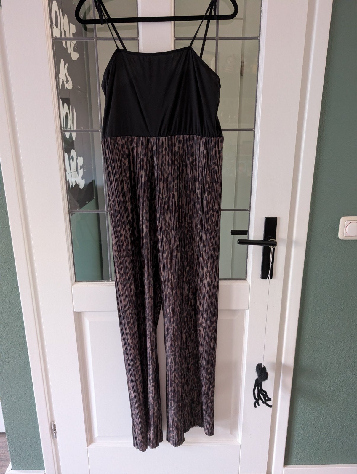 Stijlvolle jumpsuit met luipaardprint en spaghettibandjes, Zwart, Maat 42/44 (L), Ophalen of Verzenden, Zo goed als nieuw