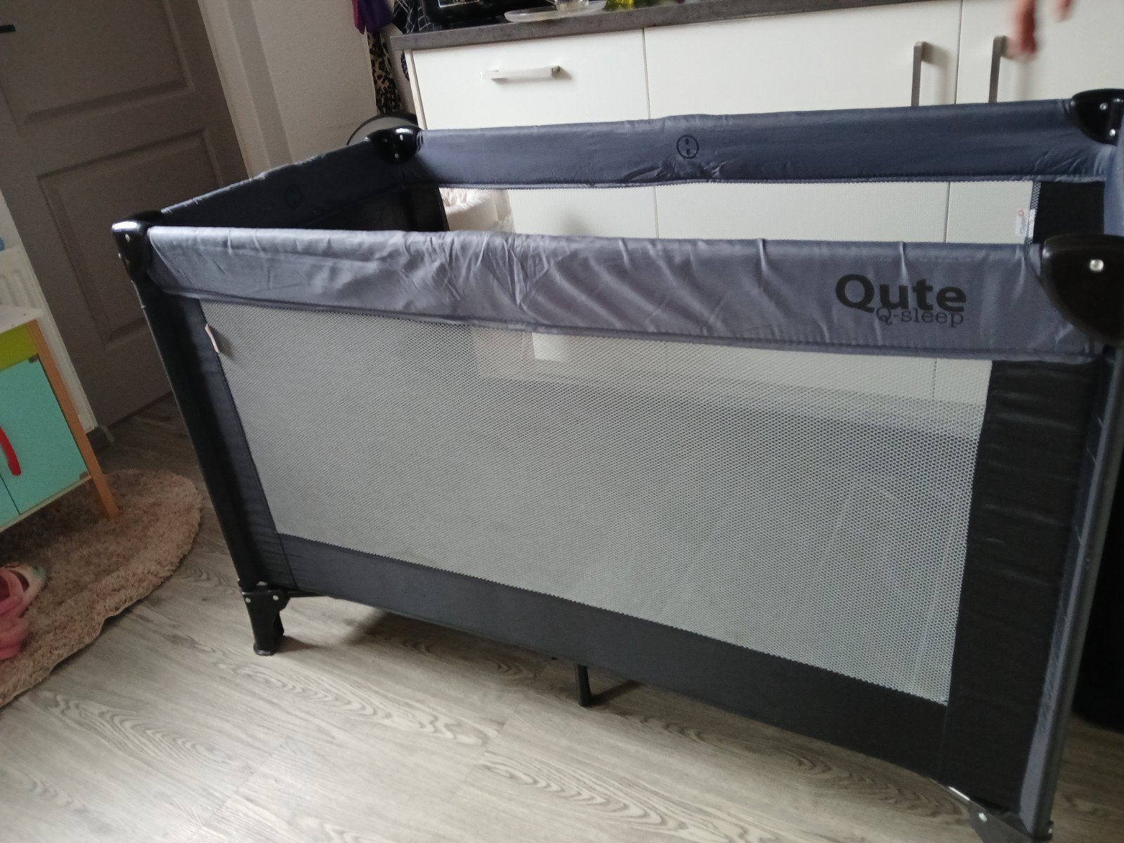 Nette Campingbed Compleet Opvouwbaar met Matras, Ophalen, Zo goed als nieuw, Reisbedje