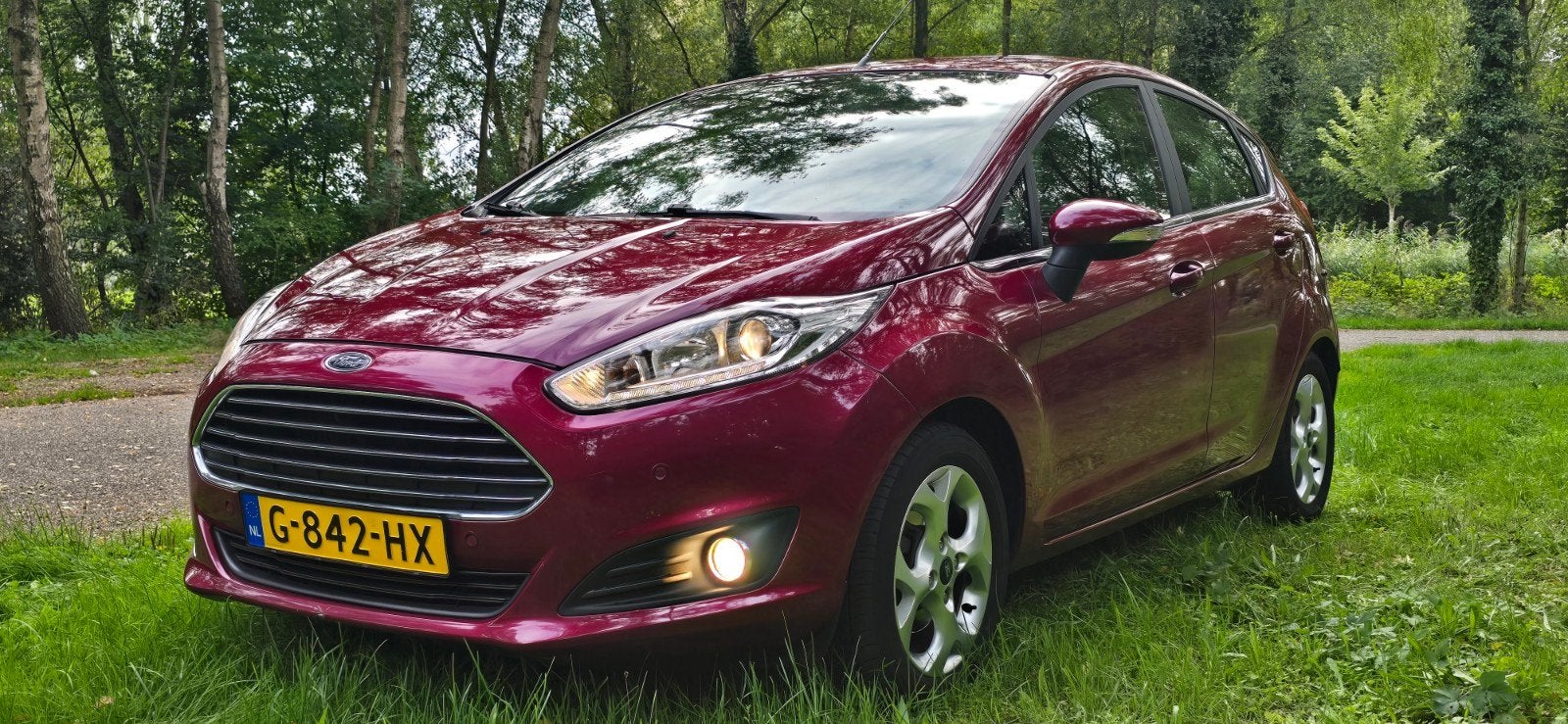Ford Fiësta 1.0 74KW/100PK 5D Powershift 2014 Rood, Auto's, Euro 5, Stof, 40 €/maand, 100 pk