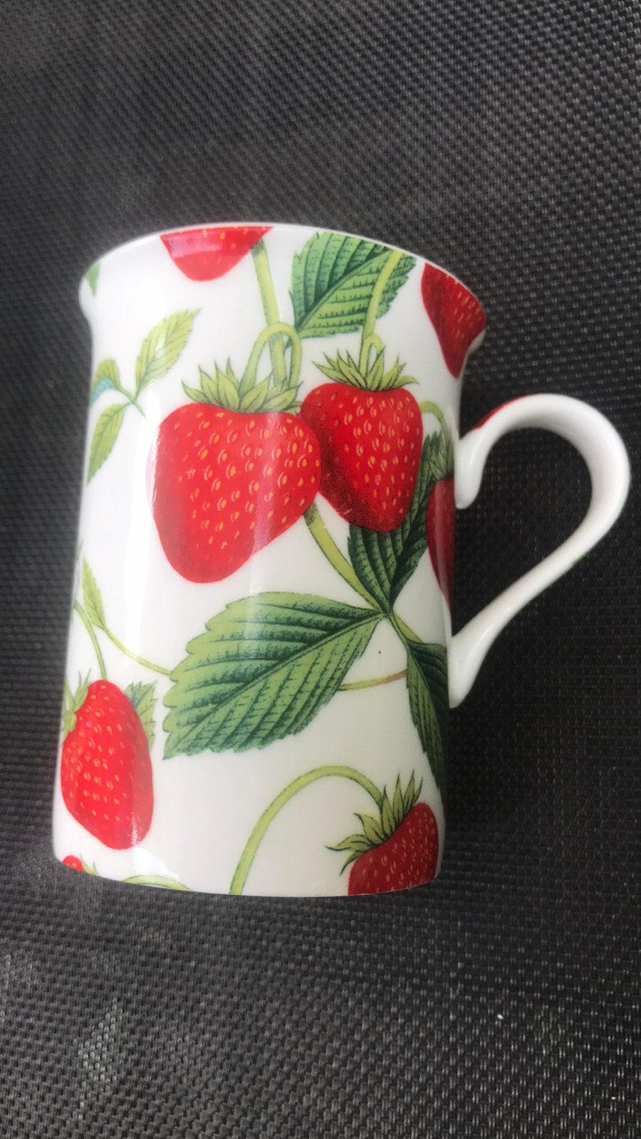 Mok met aardbeien - NIEUW! 🍓, Antiek en Kunst, Ophalen of Verzenden