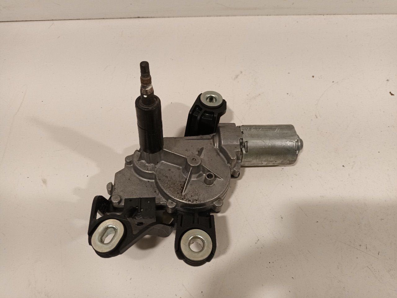 Ruitenwissermotor achter Volkswagen Golf, Onderdelen@venauto.nl, Van der Ven Autorecycling B.V., Gebruikt, Ettenseweg 76, 4706 PB Roosendaal, The Netherlands