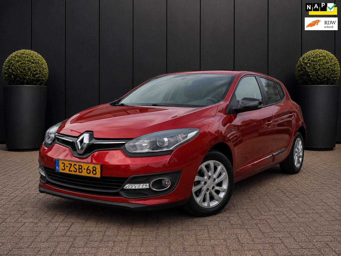 Renault Mégane 1.2 TCe Limited AIRCO NAVIGATIE CRUISE CTRL, Auto's, Voorwielaandrijving, Euro 5, Gebruikt, 4 cilinders
