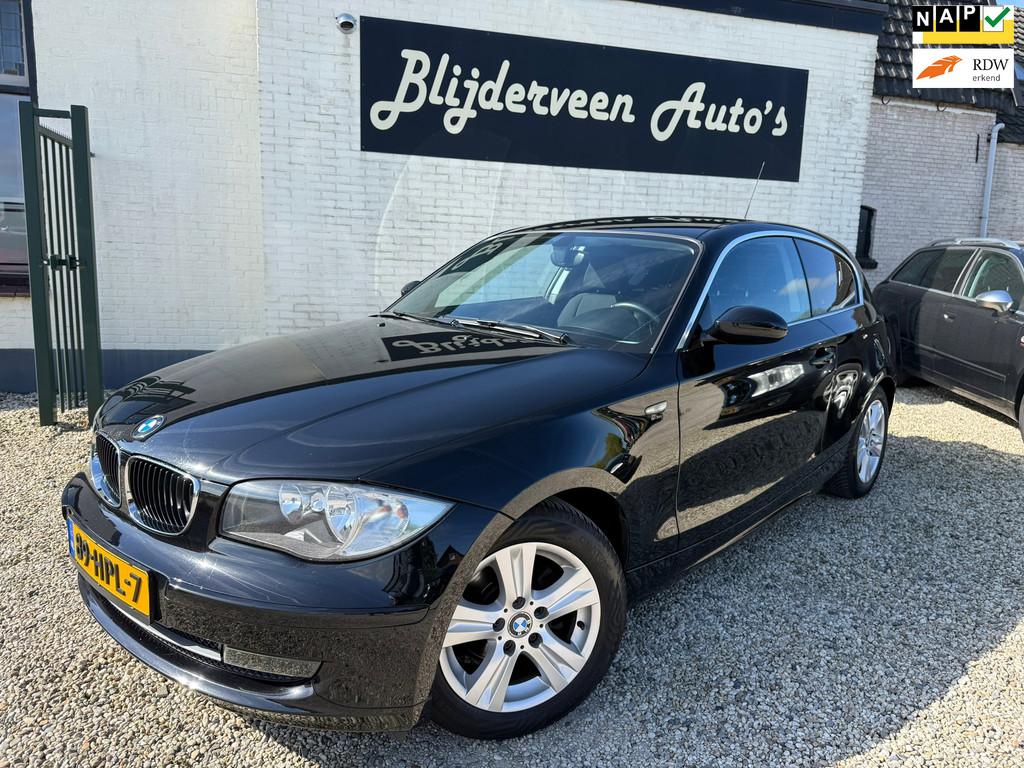 BMW 1-serie 116i Introduction Automaat | Org NL | Airco | Cr, Gebruikt, 1599 cc, 4 cilinders, 4 stoelen