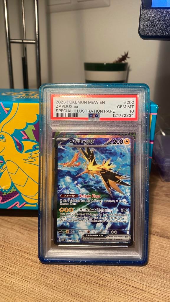 Zapdos ex 202 PSA 10, Ophalen of Verzenden, Zo goed als nieuw