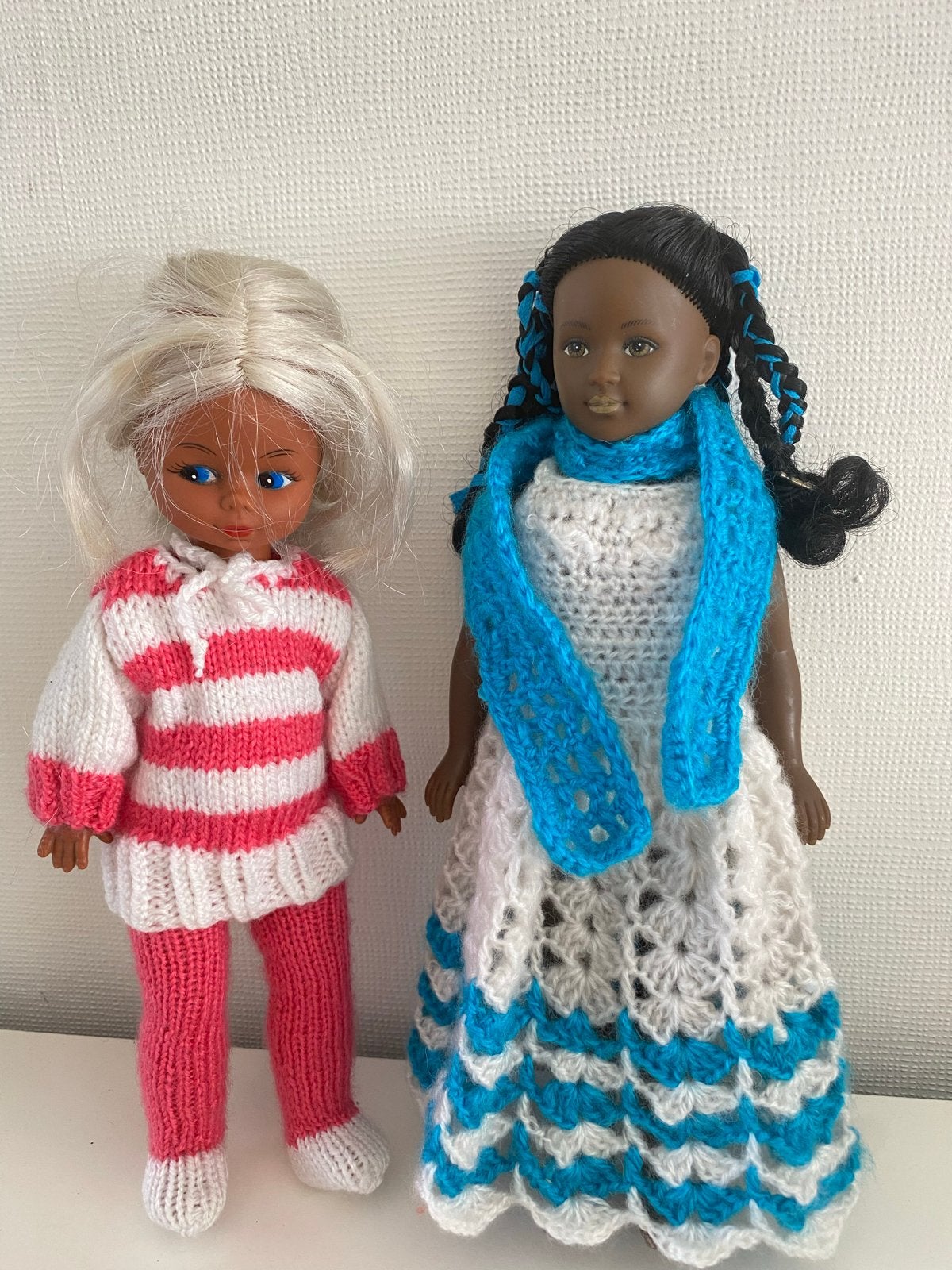 Twee poppen met handgemaakte kleding, Ophalen of Verzenden, Gebruikt, Overige typen