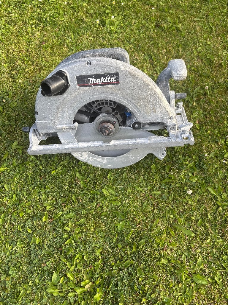 Makita Cirkelzaag - Krachtige en Betrouwbare Zaag, Ophalen, Gebruikt, Cirkelzaag, 70 mm of meer