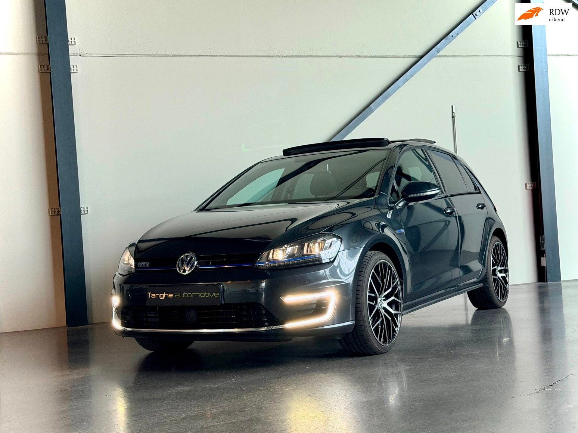 Volkswagen Golf 1.4 TSI GTE, Adaptieve Cruise, Panodak, Trek, 8 kWh, Stof, Gebruikt, 4 cilinders