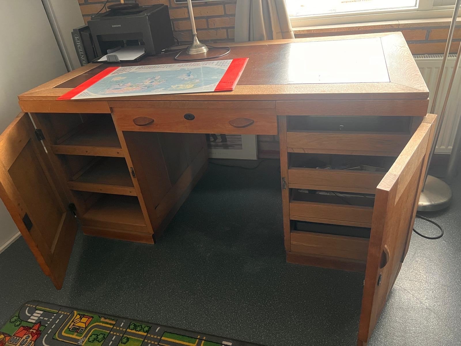 Massief houten bureau met opbergruimte, Huis en Inrichting, Ophalen, Overige typen, Gebruikt, Hout
