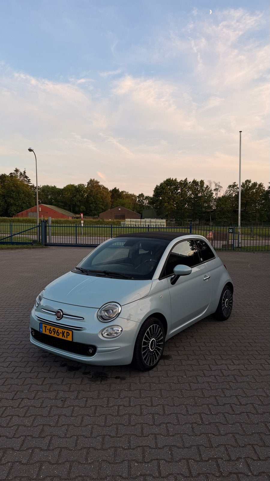 Fiat 500C 1.0 70pk Hybrid launch edition 2020 licht blauw, Voorwielaandrijving, 40 €/maand, 4 stoelen, 24 km/l