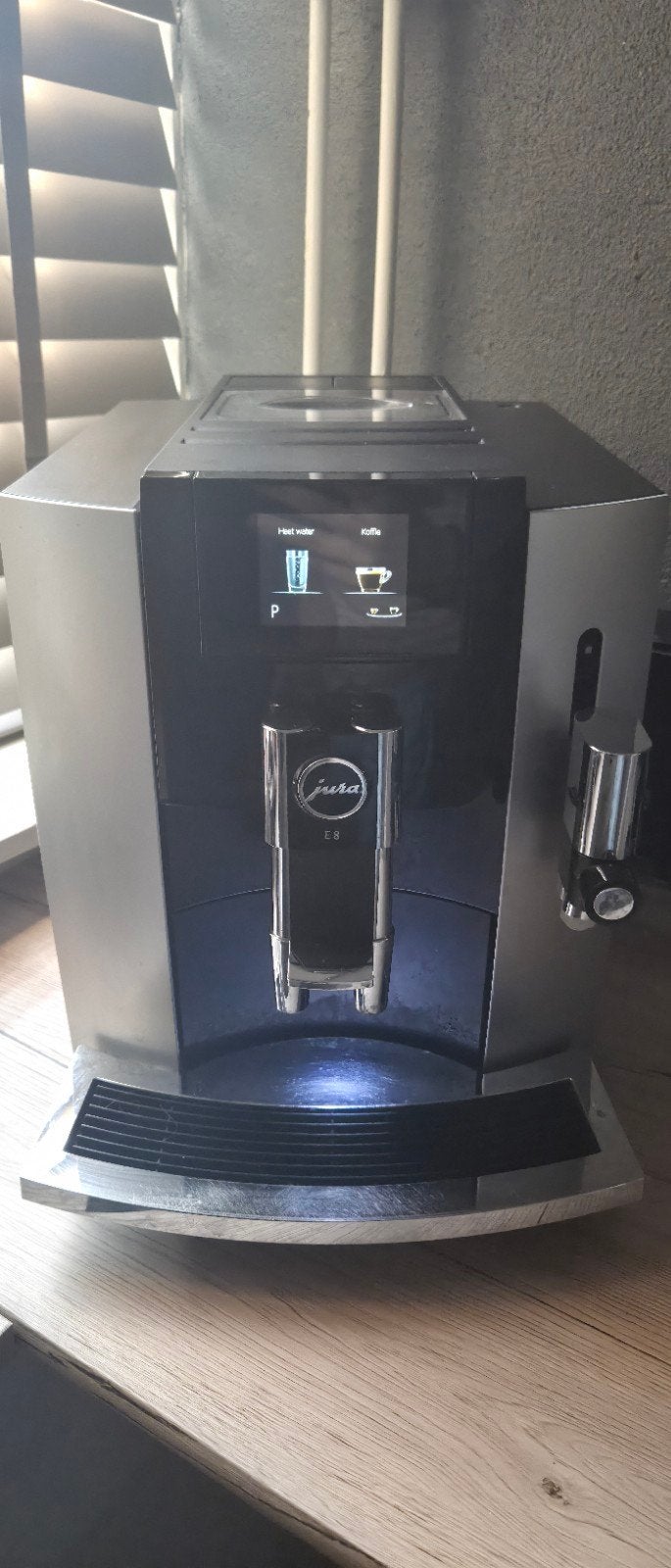 Jura E8 koffiemachine met touchscreen, Ophalen, Gebruikt, 10 kopjes of meer, Koffiemachine