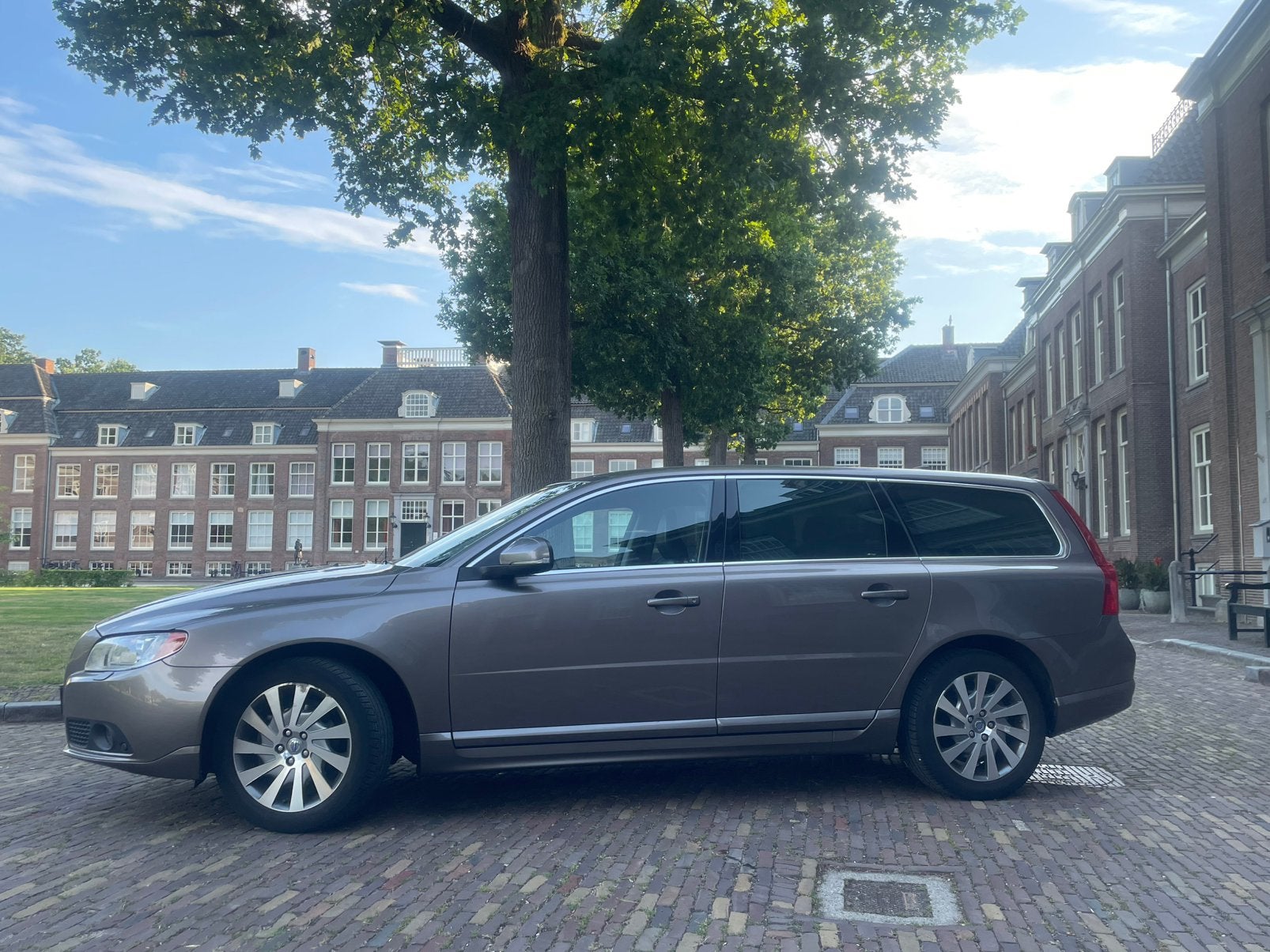 Volvo V70 1.6 T4 • 2012 • 165.800km • APK • onderhouden, Auto's, Stationwagon, Handgeschakeld, Grijs, Particulier