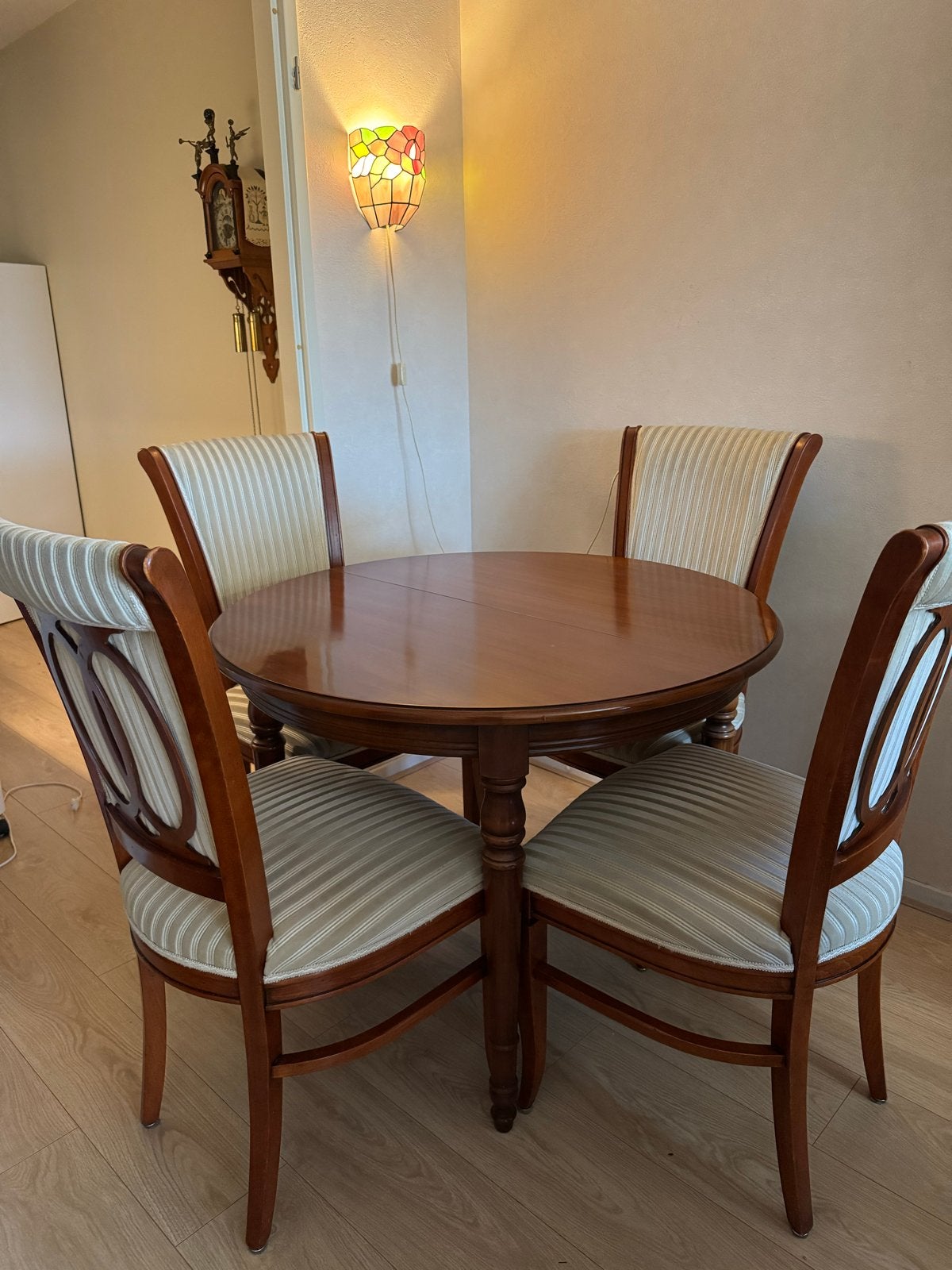 Kersenhout eettafel met 4 stoelen, Ophalen, Gebruikt, 100 tot 150 cm, Rond
