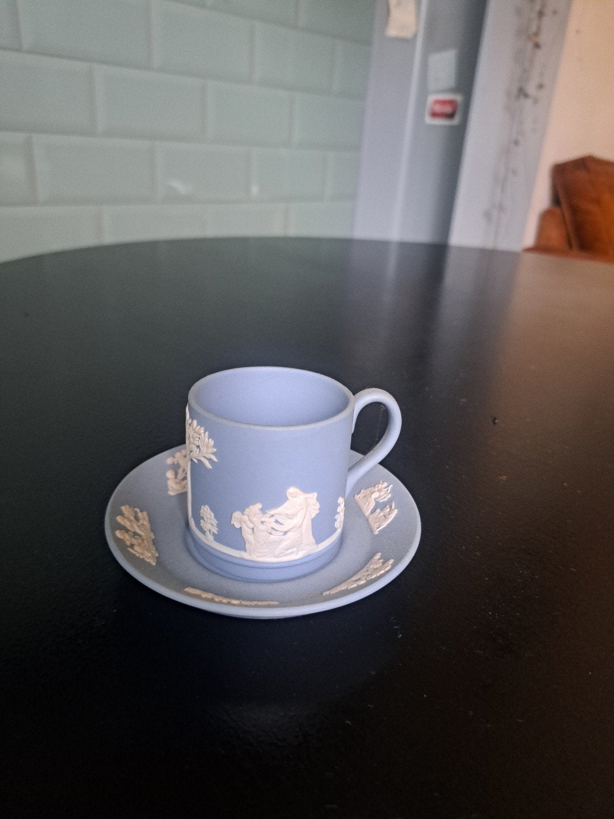 Wedgwood Jasperware kop en schotel - Made in England, Antiek en Kunst, Ophalen of Verzenden