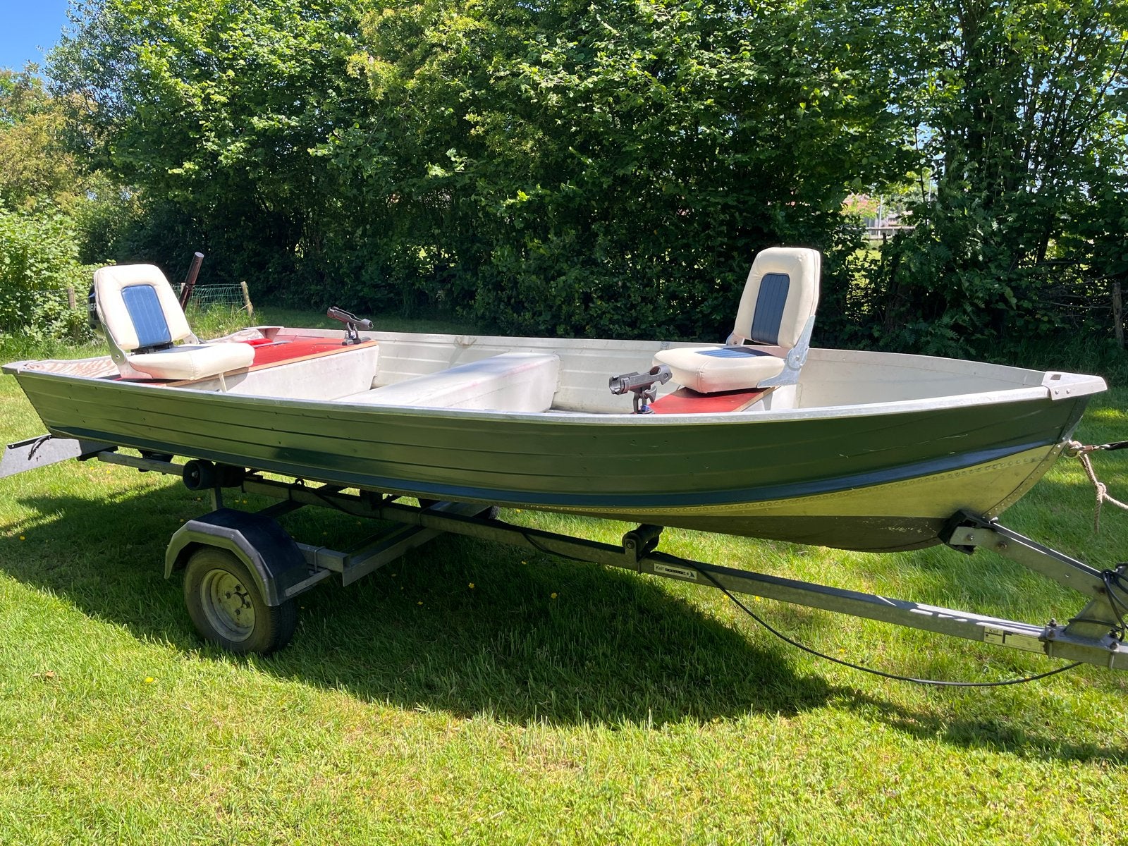 QuickSilver 410 met 5 pk Mercury 4 takt en kalftrailer, Watersport en Boten, Vis- en Consoleboten, Ophalen of Verzenden, Zo goed als nieuw