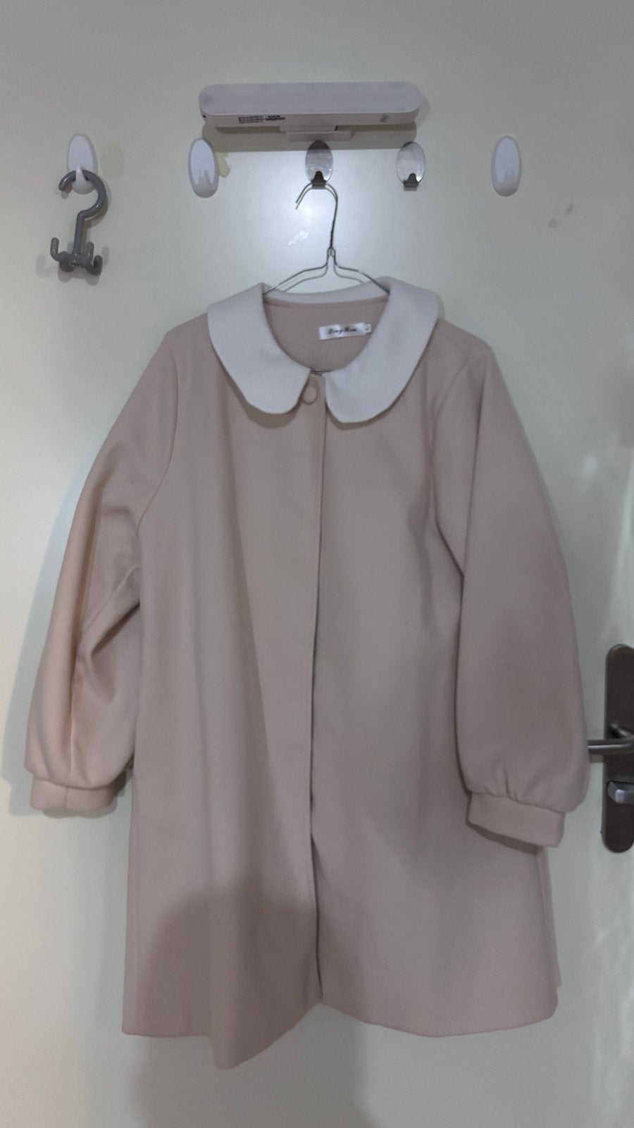 Beige jasje met witte kraag, Ophalen of Verzenden, Zo goed als nieuw, Maat 38/40 (M), Beige