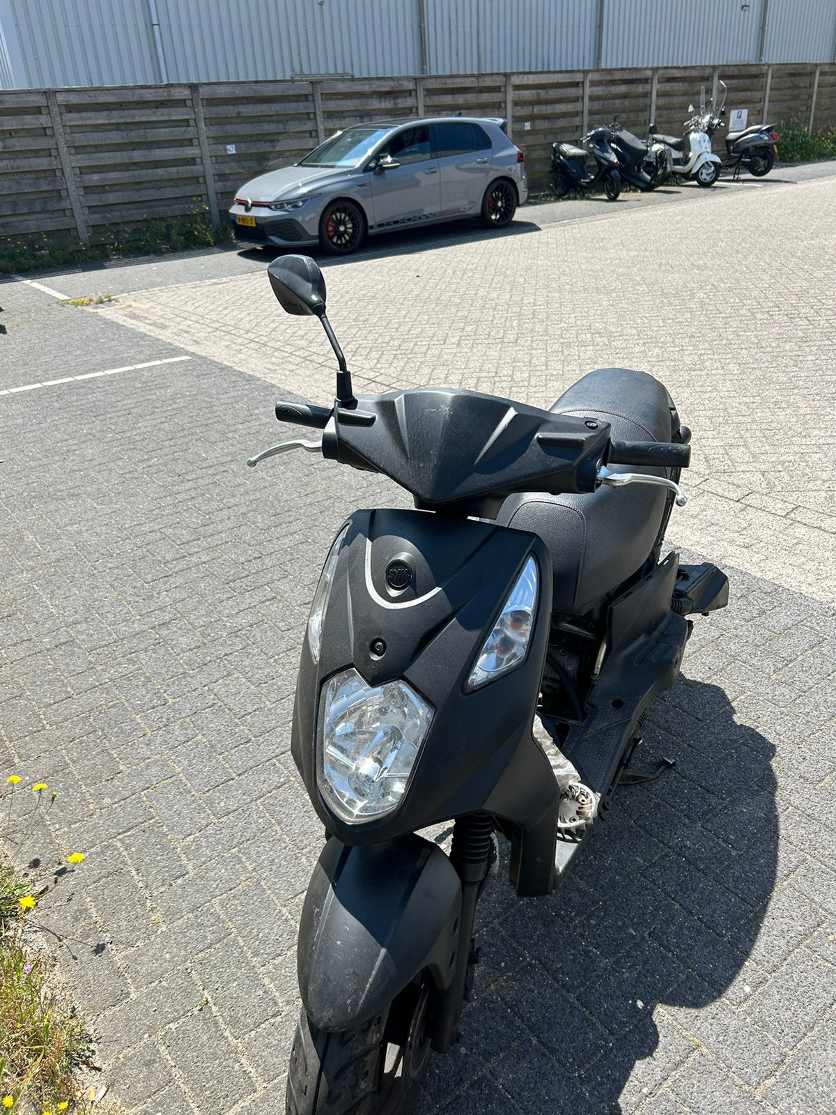 Sym orbit 2-10.000 km-black, Ophalen of Verzenden, Zo goed als nieuw, Benzine, Overige modellen