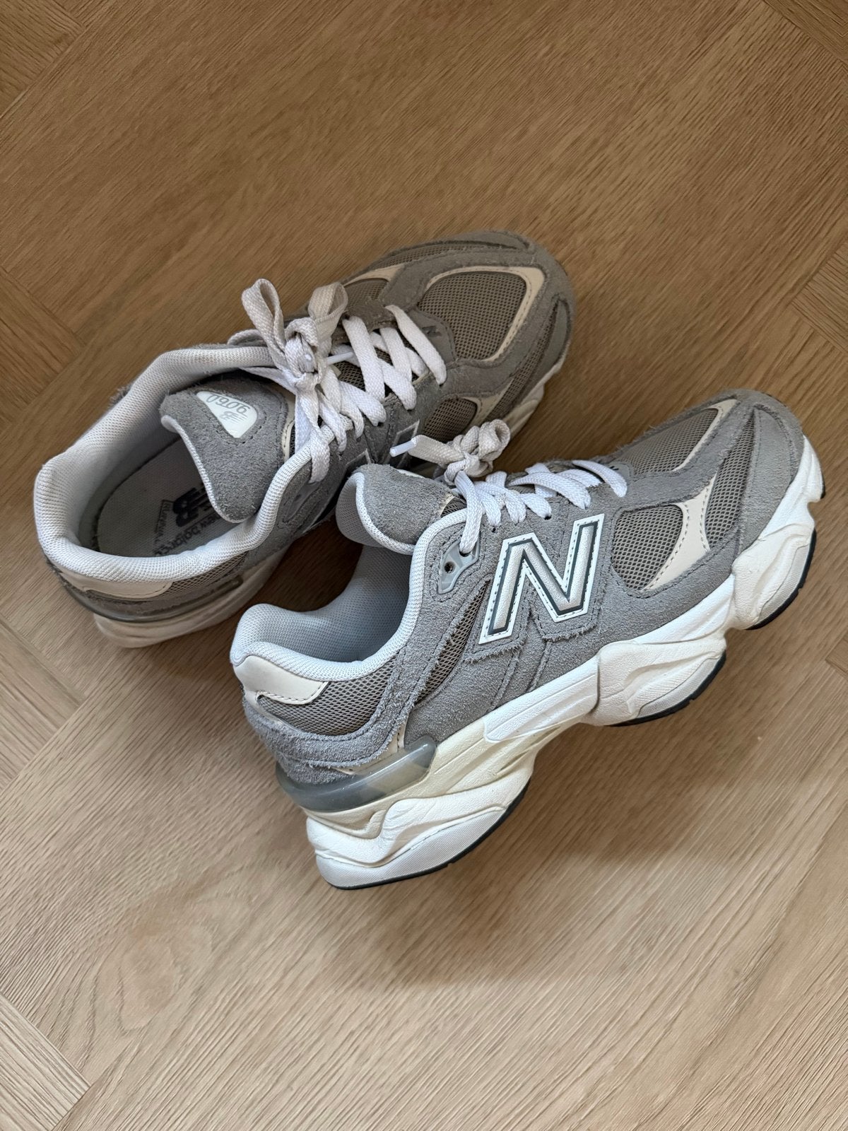 New Balance 9060 Sneakers - Grijs - Maat 37, Ophalen of Verzenden, Zo goed als nieuw, Grijs, Sneakers of Gympen