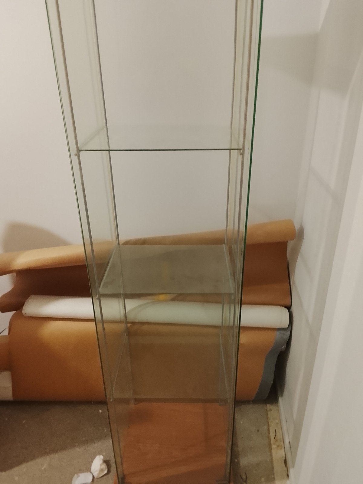 Glazen vitrinekast met houten accenten, Ophalen, 25 tot 50 cm, 50 tot 100 cm, 150 tot 200 cm