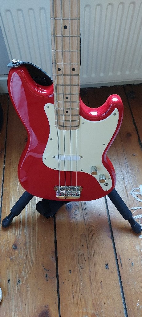 Squier bij Fender Bronco basgitaar torino rood, Muziek en Instrumenten, Snaarinstrumenten | Gitaren | Bas, Ophalen, Zo goed als nieuw