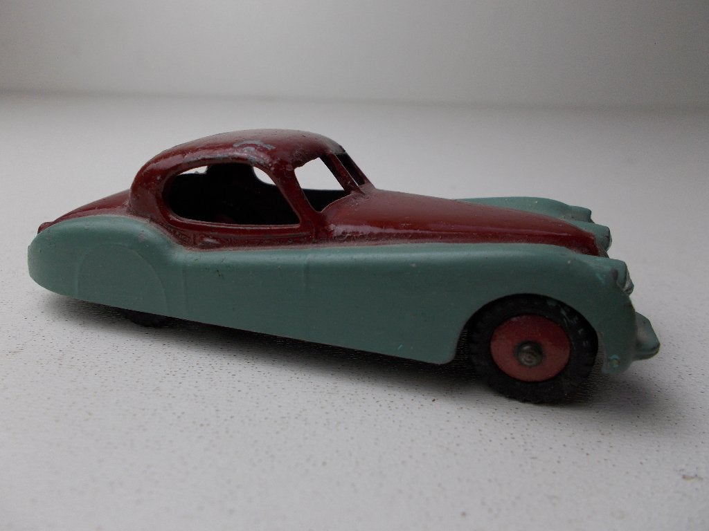 1957 Dinky Toys 157 JAGUAR XK 120 (Repainted.) -B-., Ophalen of Verzenden, Gebruikt, Auto, Dinky Toys