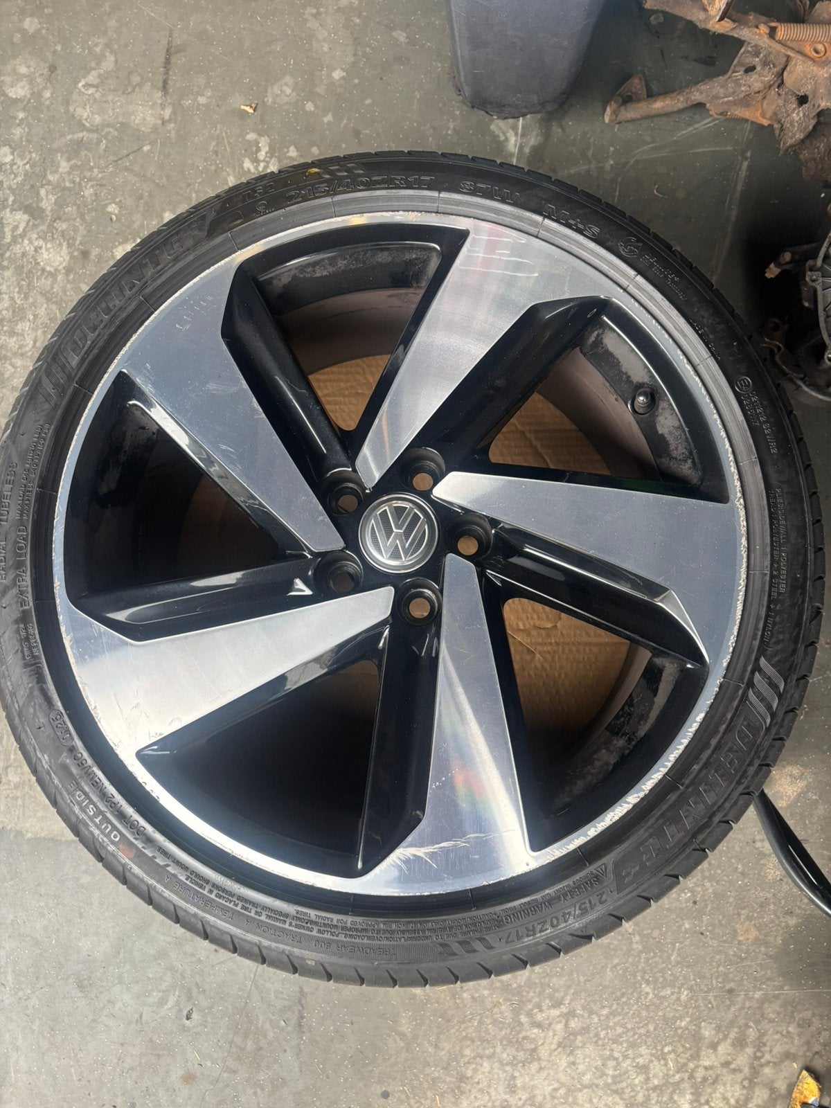 Velgenset Vw Polo 17 inch - 215 40 zr17 - Milton Keynes, Ophalen, Banden en Velgen, 17 inch, Personenwagen