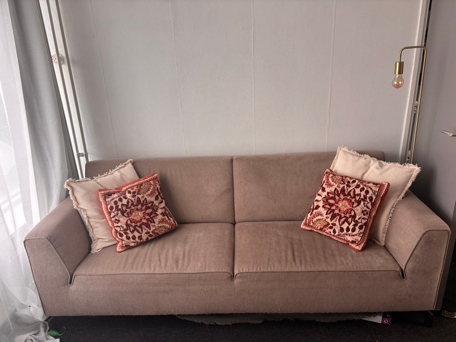 Gratis H&H 2,5/3-zits bank taupe/beige, Huis en Inrichting, Ophalen, Gebruikt, Driepersoons, 75 tot 100 cm