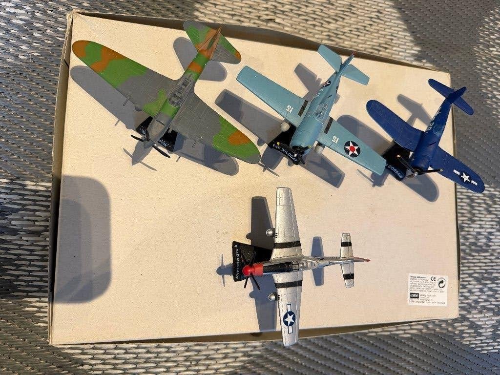 Set van 4 modelvliegtuigen - diverse merken, Overige merken, 1:72 tot 1:144, Gebruikt, Ophalen of Verzenden