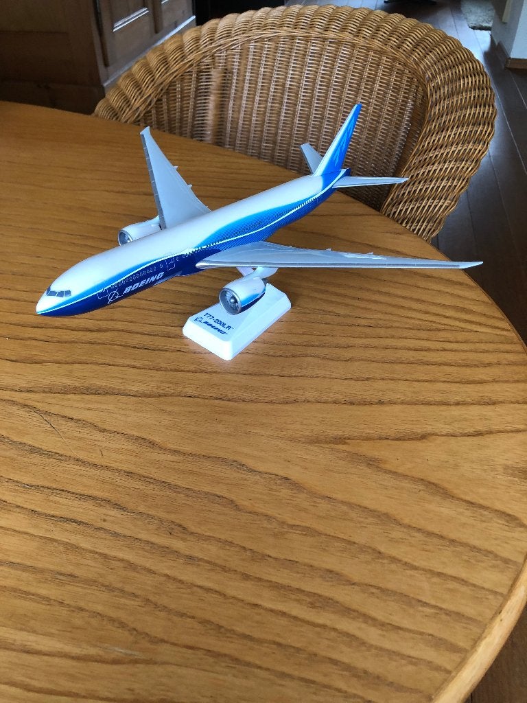 Boeing 777-200LR, Overige merken, 1:144 tot 1:200, Ophalen of Verzenden, Zo goed als nieuw