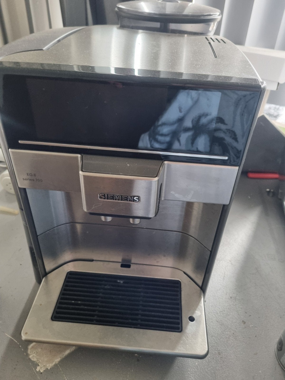 siemens eq6 700 series, Afneembaar waterreservoir, Gebruikt, 10 kopjes of meer, Koffiemachine
